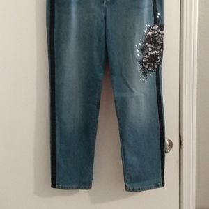 Style &Co blue Jeans slim leg size 6petite black flowers embroidery on the leg